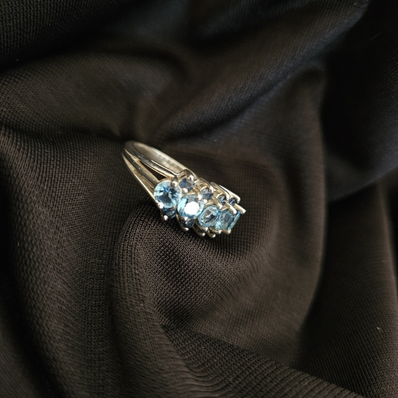 Vintage Blue Topaz Sapphire Sterling Silver Ring - Size 6 - Picture 5 of 12